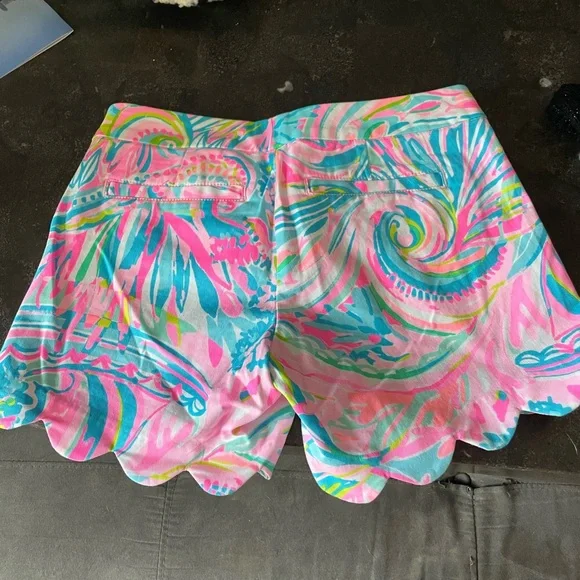 Lily Pulitzer shorts size 00 - Picture 2 of 3
